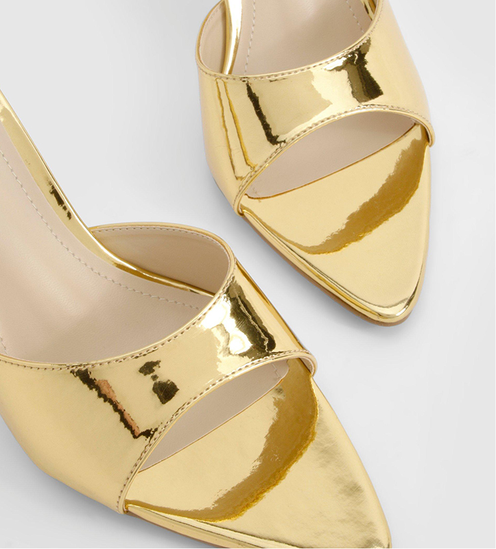 Cleopatra Pumps