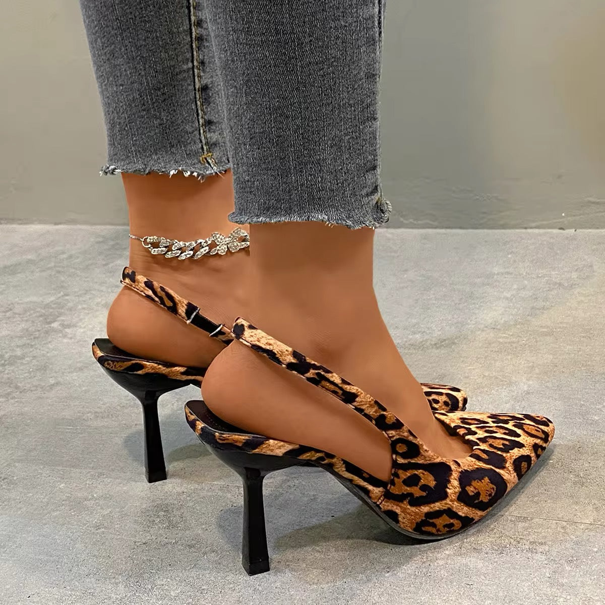 Leo Pumps