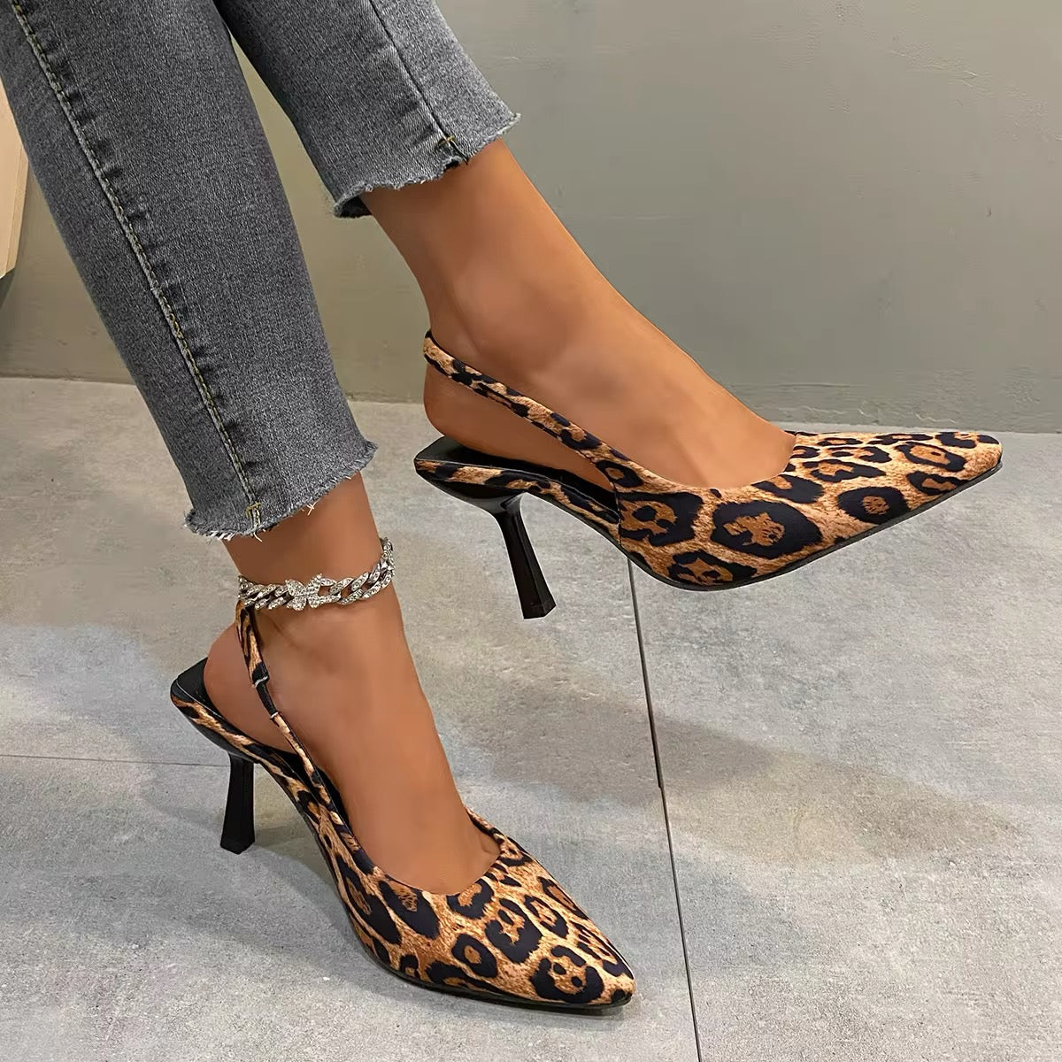 Leo Pumps